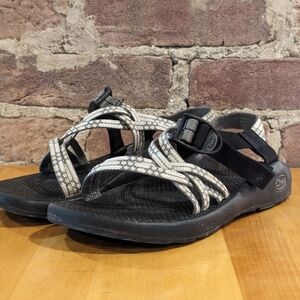 Chacos wmns size 8